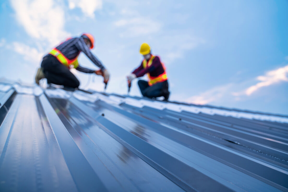 Selective focus roof, construction worker safety wear