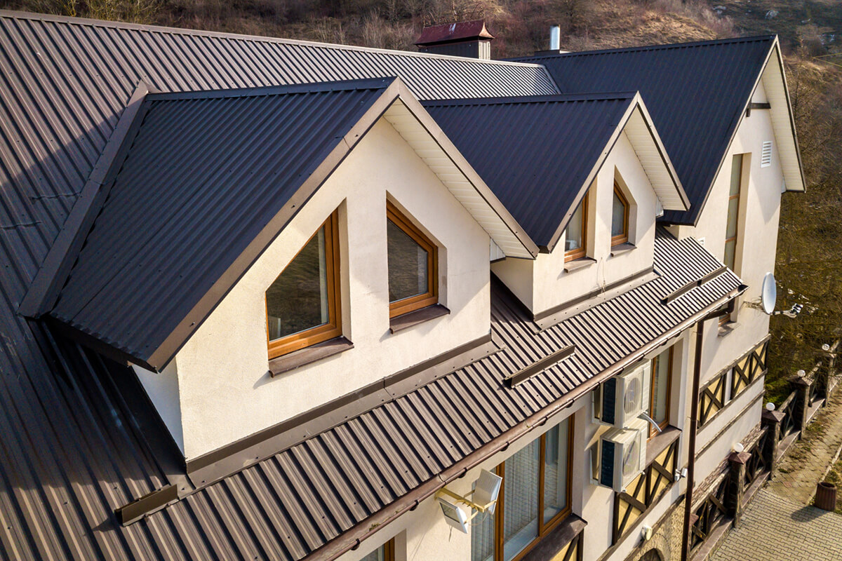 3 Ways Metal Roof Trim Boosts Curb Appeal